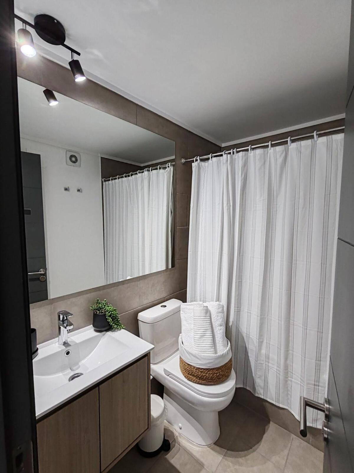 Departamento Parque O'higgins, Movistar Arena * Santiago